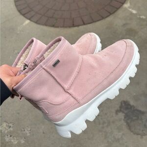 UGGS Women's Cozy Pink Winter Ankle Boots